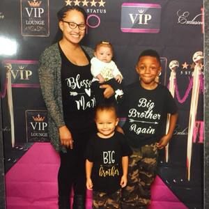 Meet your Posher, Voni